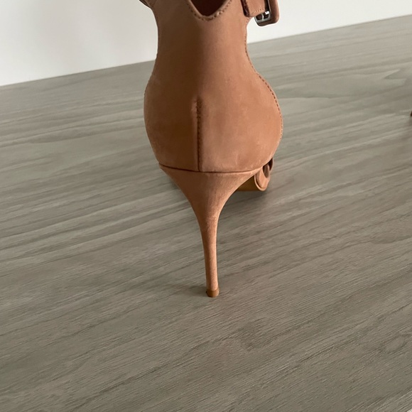 Like new heels - Picture 3 of 4